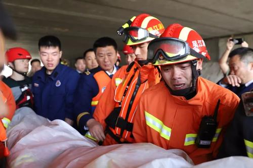 消防员遗体被找到已确认死亡!