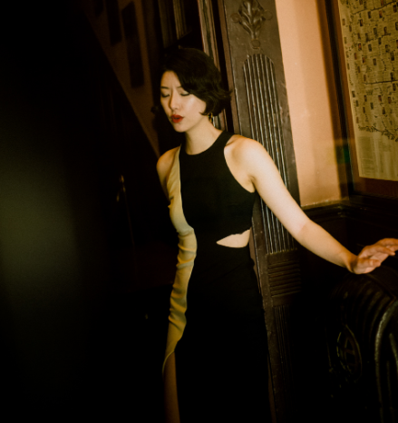 才拥有"天后"之称,她那般放荡不羁的魅力是无人能够效仿的,虽说susie