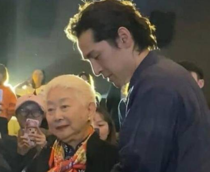 张译评价胡歌全部内容介绍