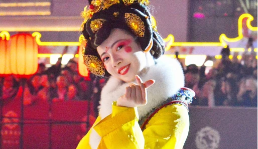 抖音不倒翁小姐姐是谁