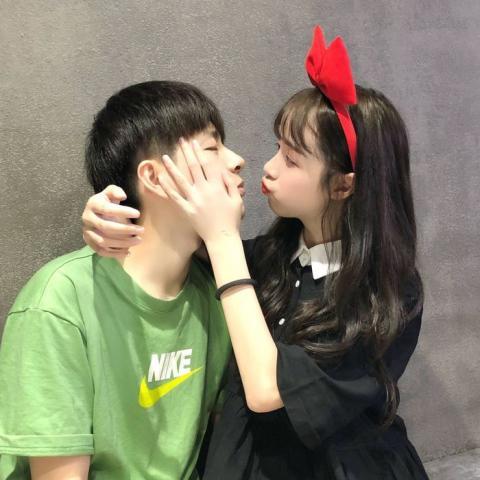 撩人甜软情侣头像微信一对一心一意