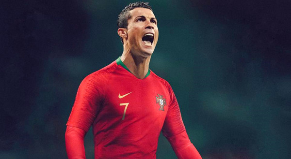 实况足球2018最新C罗壁纸美化补丁 绿色版