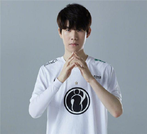 小虎顶替Theshy-Joker发文点名IG Theshy降级二线上单