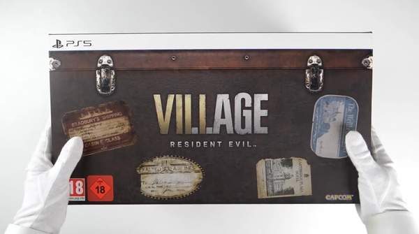 《生化危机8》典藏版开箱 含克里斯雕像、画册等周边